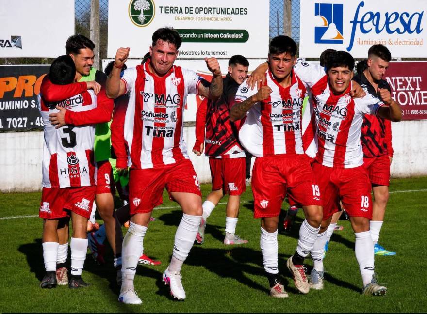Cañuelas pegó en el momento justo ante Leones y se volvió a prender